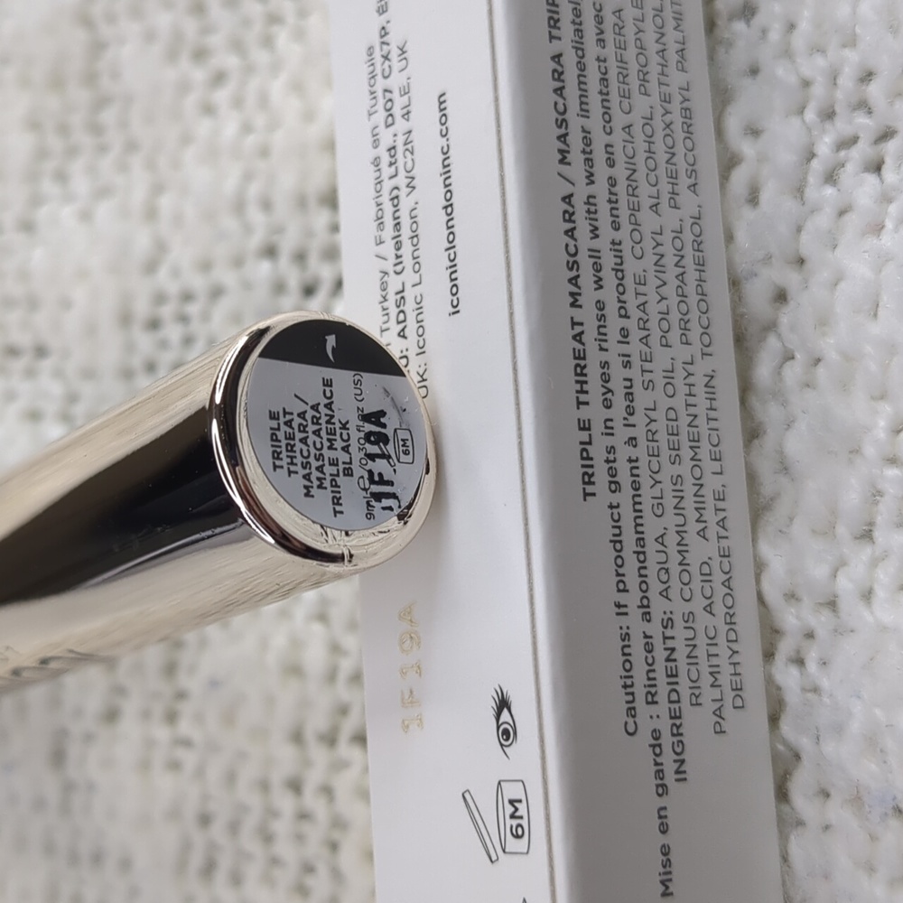 ICONIC London Triple Threat Mascara in Black, 9ml/0.30fl oz - Picture 2 of 10